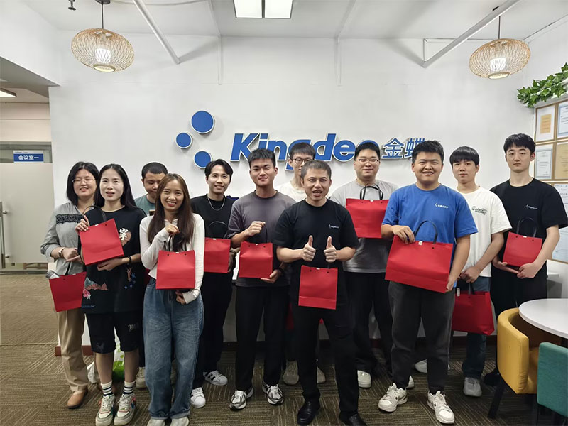 春風拂面，萬物復蘇；卓石第一季度員工生日會